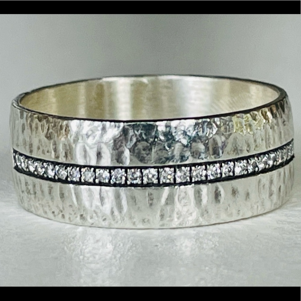 BARNEYS NY FEATHERED SOUL HAMMERED STERLING SILVER & DIAMOND RING